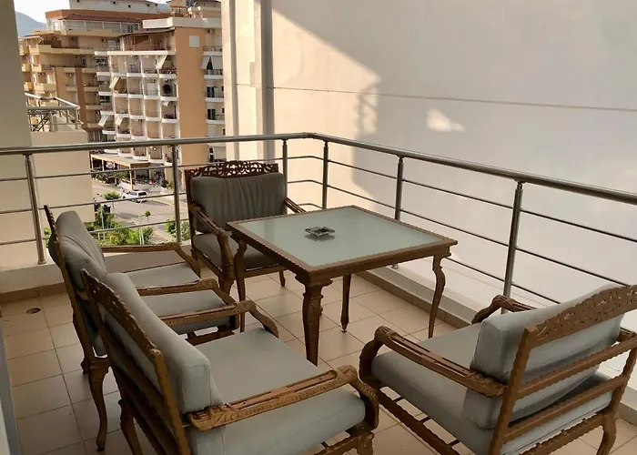 Lorenso Sarandë